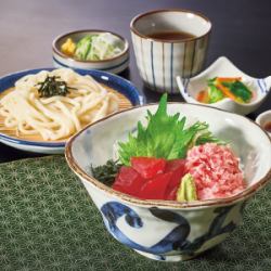 참치 니시키 덮밥과 국수 유리 찻잔 찜