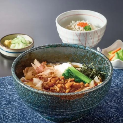 Nameko mushroom and grated daikon radish kishimen noodles with a mini rice bowl set of whitebait and salmon roe.