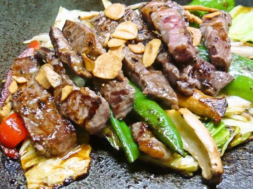 Beef rump steak with lots of vegetables