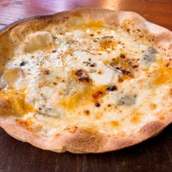 4종 치즈의 콰트로 포르마지(벌꿀)