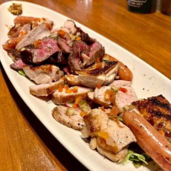【お席120分・飲み放題付】炭焼きグリル4種盛り合わせと鮮魚のコース5500円(税込6050円)