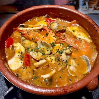 魚介トマトココナッツ煮込み