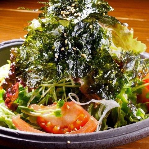 Refreshing Korean seaweed salad