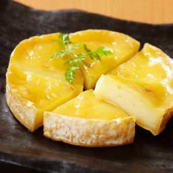 Grilled camembert cheese with Kinzanji miso