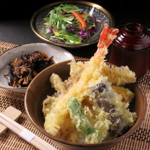 季節の旨味を凝縮したこだわりの「天丼」1000円（税込）