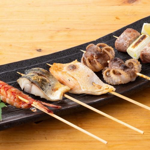 海鮮串焼き盛り合わせ(海老・本鮪ねぎ間・鮭ハラス・鯖・飯蛸)