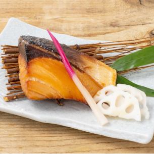 鰤のはちみつ照り焼き