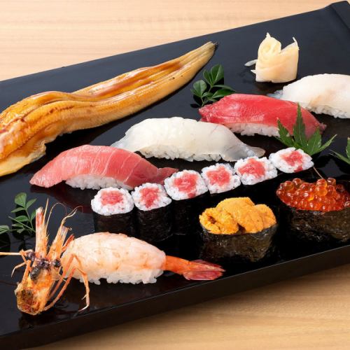 ネタがちがう 特上寿司(握り八貫・巻き寿司・つまみ玉子)