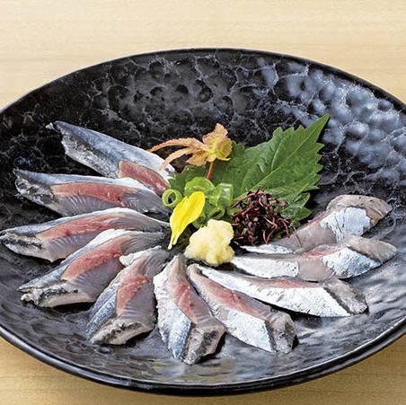生秋刀魚刺身