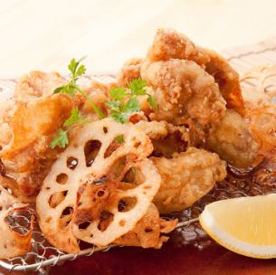 传统日本餐厅烹制的炸鸡