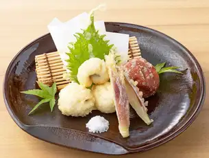 鱧・茗荷・南高梅の天布羅盛り合わせ
