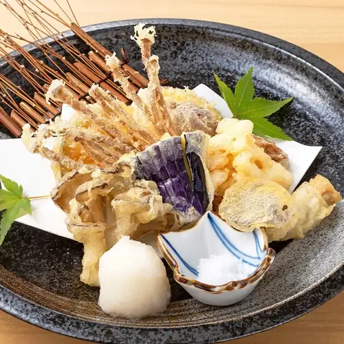 蘑菇和秋季蔬菜天婦羅