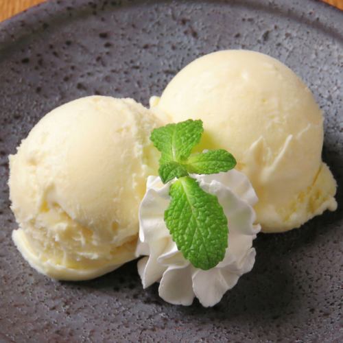 2 vanilla ice cream