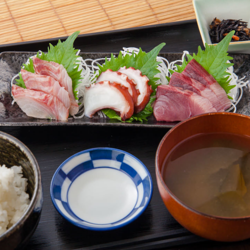Assortment of 3 kinds of local fish [Sashimi set meal]