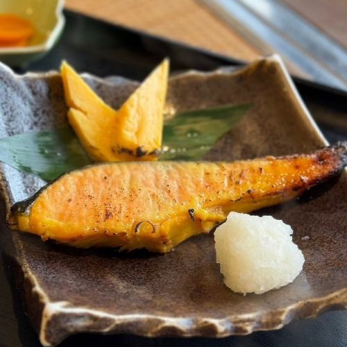 日替わり焼き魚【銀鮭の西京焼き】
