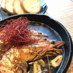 有頭海老のアヒージョ(バケット付)