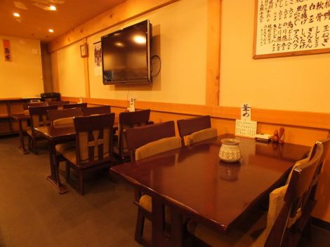 Since table seats are also available, you can use it widely, such as family, entertainment, dating and banquets with small number of people.You can relax as you enjoy your meal.
