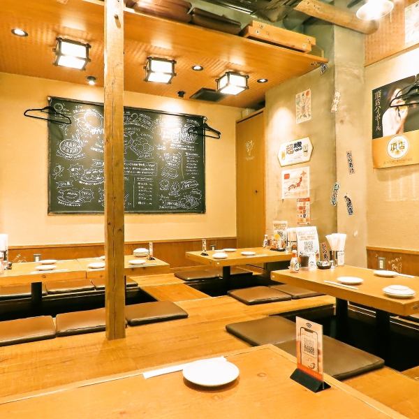 At the back of the store, we have horigotatsu seats that give a sense of unity.Accommodates up to 25 people and is recommended for various parties such as welcome and farewell parties, year-end parties, etc.