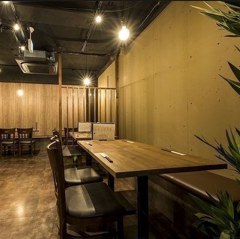 鉄板焼きを愉しみながら、歓迎会・送別会を受け付けております。広いテーブル席もご用意しており、アクセスも良く、盛り上がれること間違いなし。