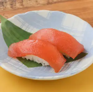 Marinated tuna (2 pieces)