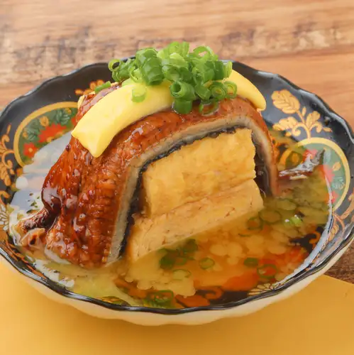 美味的鰻魚蛋配奶油