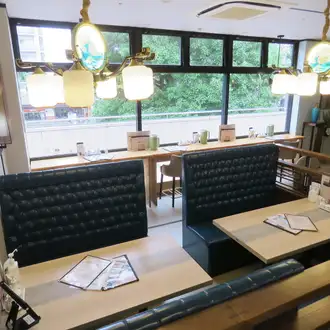 ◆4名様テーブル×9