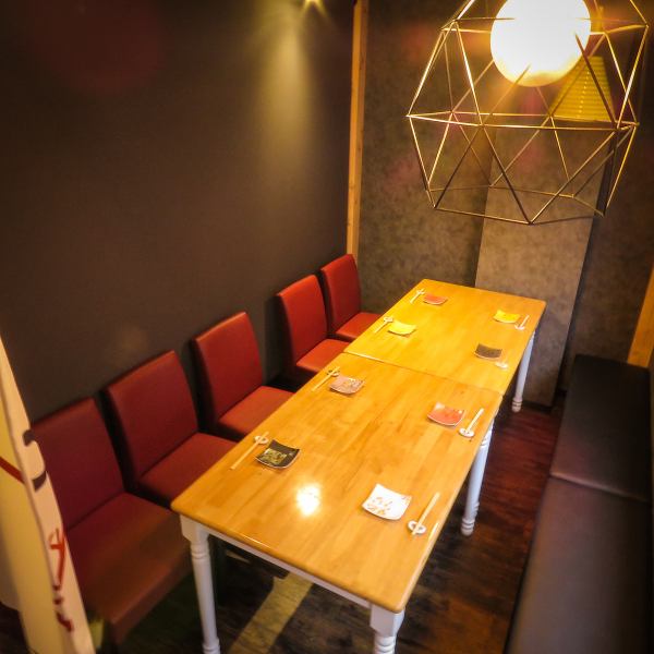 ●半個室酒場●約50種の九州料理！明太創作料理はもちろん、もつ鍋や焼き鳥など九州料理をお楽しみいただけます。活気ある店内と【半個室】をご用意しておりますので、様々なシーンでご利用いただけます。