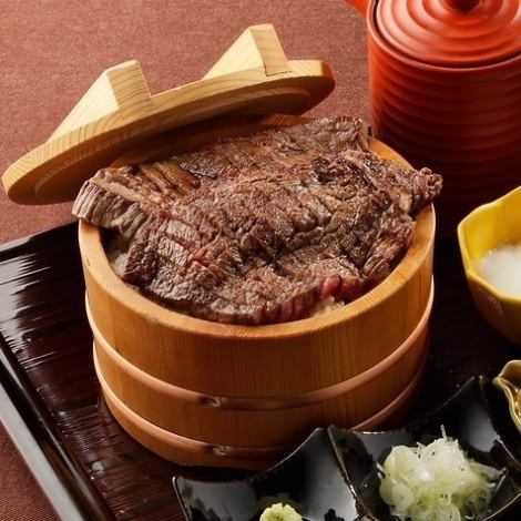 [◇ 注册商标 ◇ 特选黑毛和牛 hitsumabushi] 请享用对肉、米饭和酱汁讲究的名品。