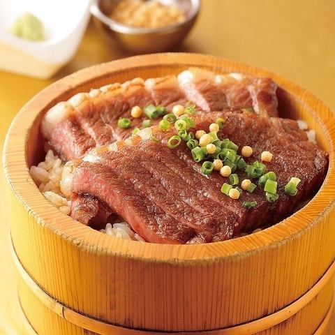 Miyabi Japo 的特色菜，特選黑毛和牛鰻魚飯♪