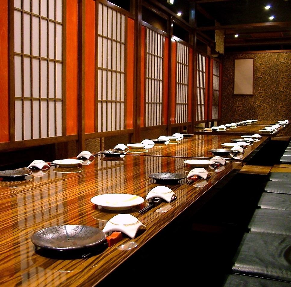 A banquet hall with private rooms can accommodate up to 36 people!