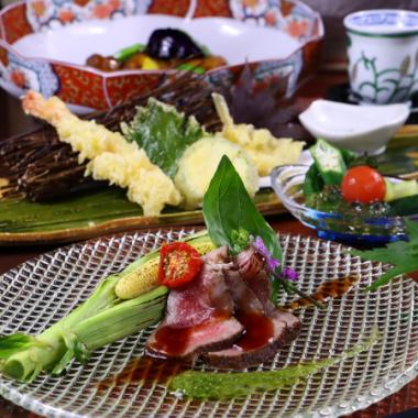 【有包间】3种刺身、日式烤牛肉等【时令宴会套餐】仅需4200日元