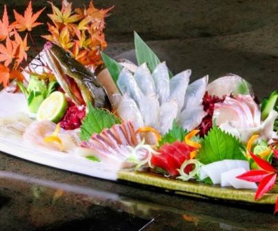 素材の良さ、職人の技が光る逸品！大分で獲れる旬の海鮮を愉しめる『お刺身、お寿司』もご用意。