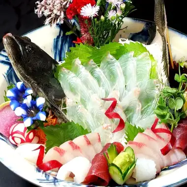 西冷牛排、整條比目魚刺身、握壽司等等：【時令盛宴套餐】僅餐點：6500日元