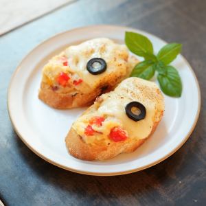 ポテトサラダのチーズバゲット