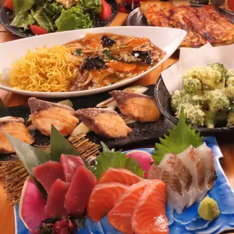〇四季盛宴〇 以时令食材烹制的套餐,售价4000日元!包含120分钟无限畅饮。