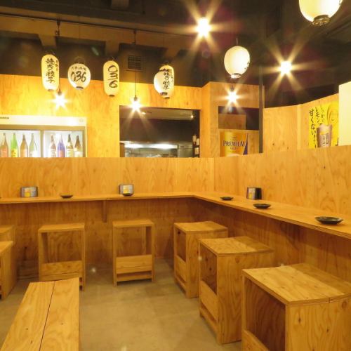 <p>[Counter seats] welcome singles, such as quick drinkers on the way home from work. Enjoy the special sake and side dishes at the spacious counter seats!</p>