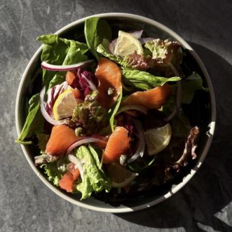 サーモンサラダ