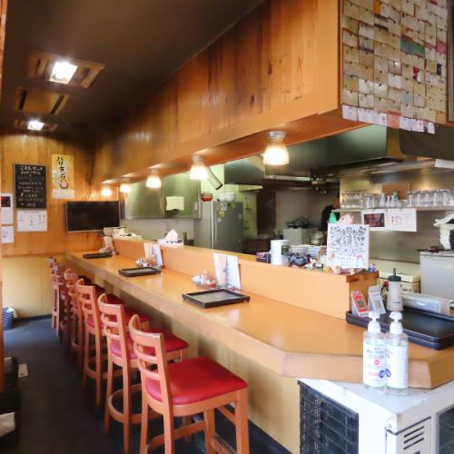 おひとり様大歓迎！オープンカウンターで楽しい時間を◎