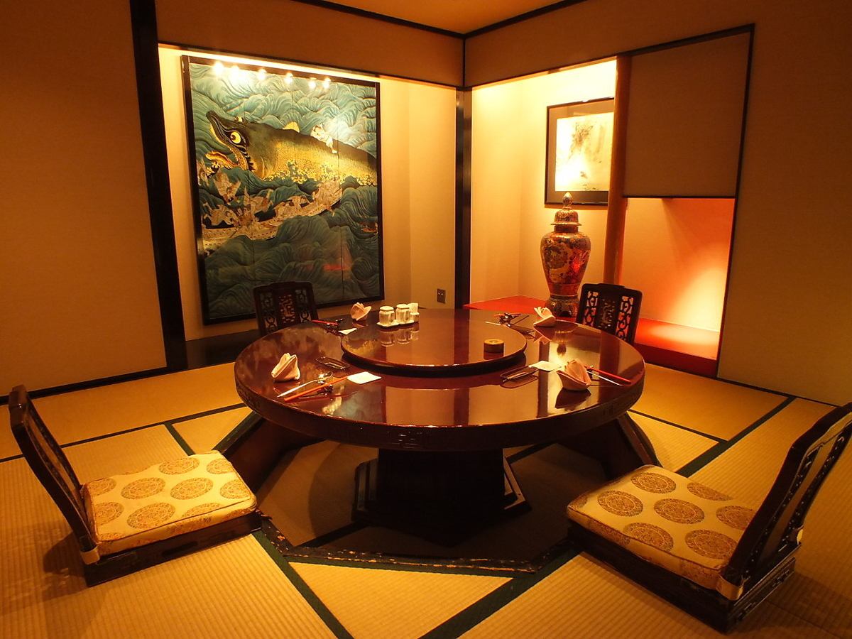The Japanese-style room can accommodate up to 4 to 30 people in a private room.