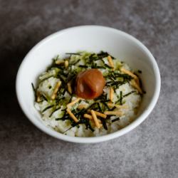 お茶漬け（梅・鮭・明太子）