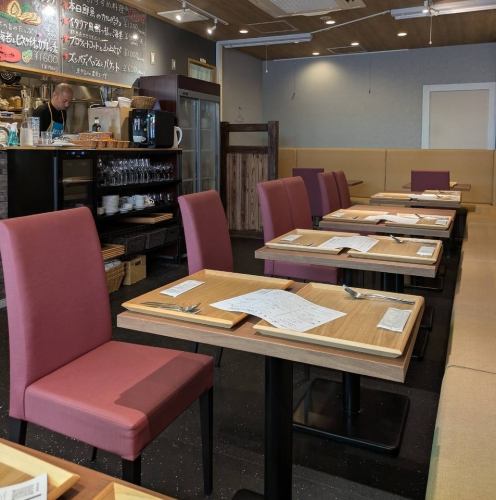 着席最大32名立食60名様までご案内可能です