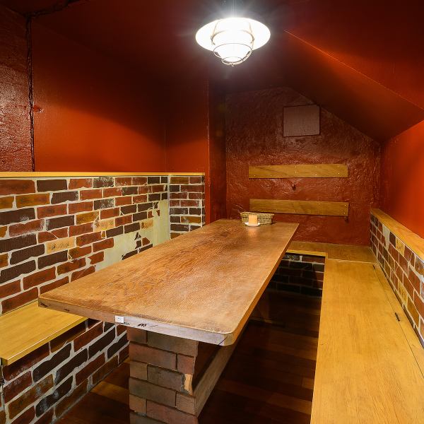 [Semi-private rooms available for up to 10 people!] We have semi-private rooms available for groups! In the semi-private space, you can enjoy your meal without worrying about the atmosphere around you.We can accommodate from 6 people, so please feel free to come and visit us!