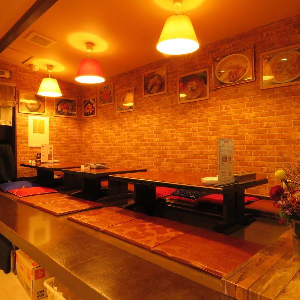 本場の雰囲気を味わえる掘りごたつのお席です☆女子会や気の合う仲間との飲み会にオススメです！！