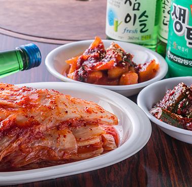 本場韓国の唐辛子で作った各種キムチ☆