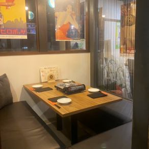 掘りごたつが5名×1卓あります。