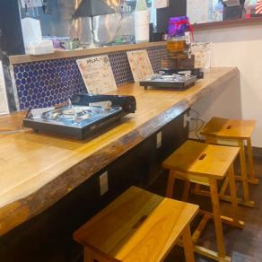 カウンター席が8席あります。