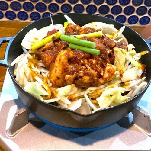 お酒と白米が止まらない！「秘伝の独自ブレンドダレ」