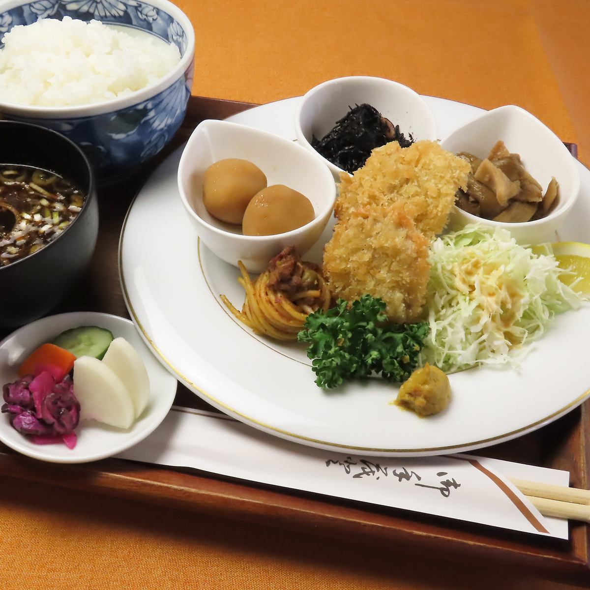 茨城県龍ヶ崎産お肉使用！絶品とんかつ定食や煮込みを楽しめます