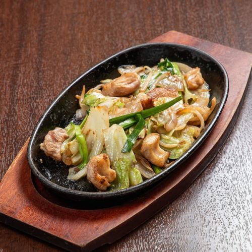 ホルモン鉄板焼き