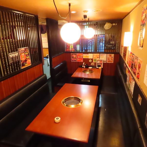 ★各種宴会に最適な半個室スペース★　仲間飲みやコンパ、女子会に半個室空間でお肉を焼いて盛り上がれ!!